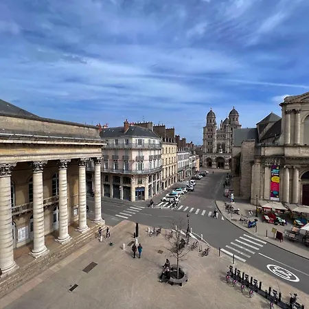 Le Theatre : Centre Historique *